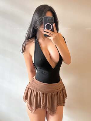 Duyenn Hipp nude 8