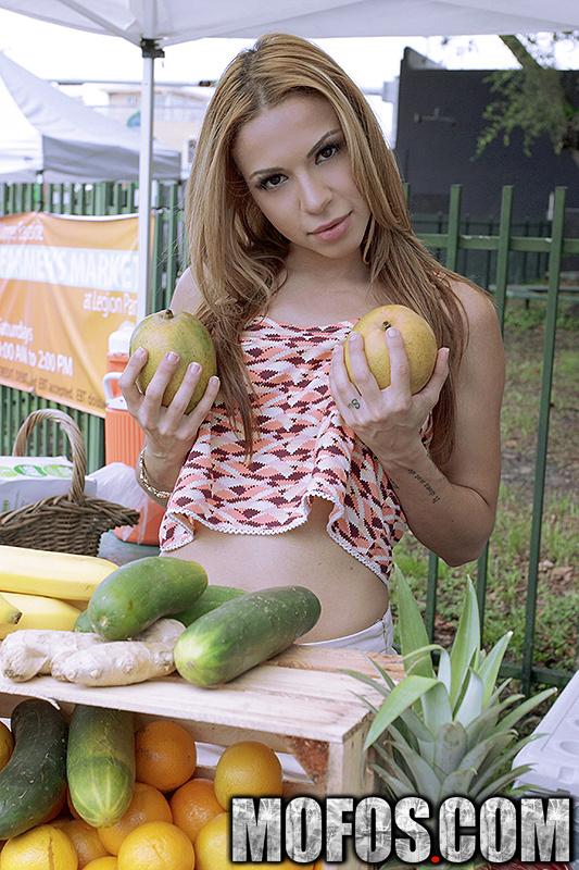 Dylan Daniels nude 11