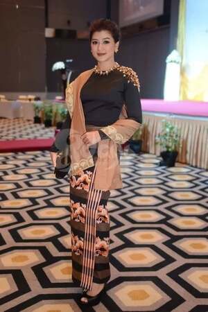 Eaindra Kyaw Zin nude 9