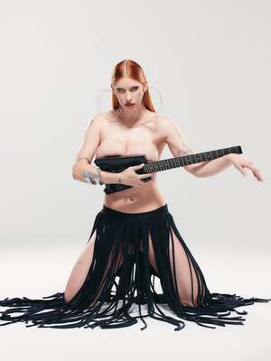 Eartheater nude 4