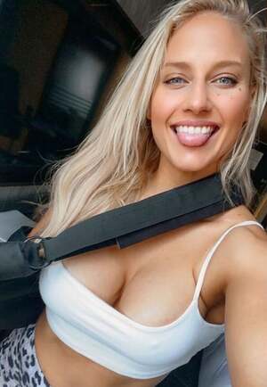 Ebanie Bridges nude 7
