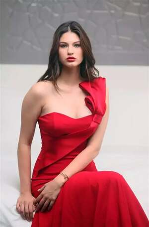 Ecem Cirpan nude 5