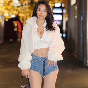 Echo Yue nude 1