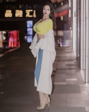 Echo Yue nude 2