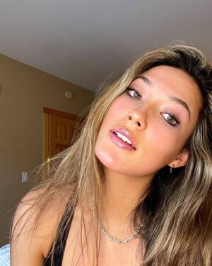 Eileen Gu nude 10