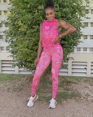 Elaine Thompson nude 11