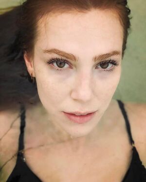 Elcin Sangu nude 7