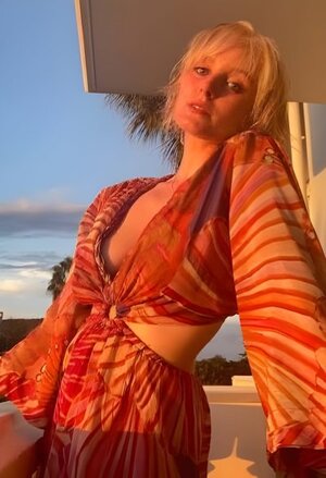 Eleanor Pearson nude 3