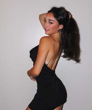Elena Arenas