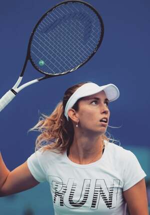 Elise Mertens nude 9