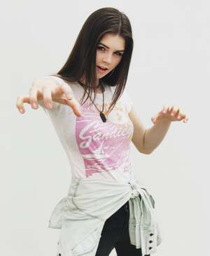 Elise Trouw nude 3