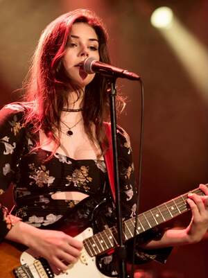 Elise Trouw nude 9