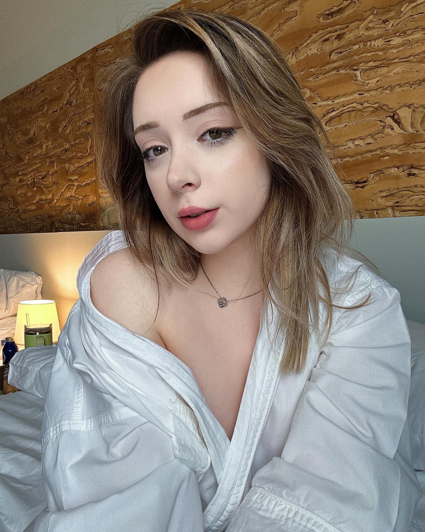 Elise Uchan nude 5
