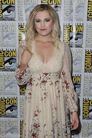 Eliza Taylor nude 6