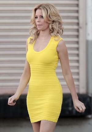 Elizabeth Banks nude 7