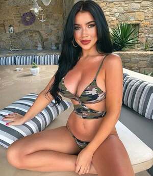Elizabeth Georgina nude 6