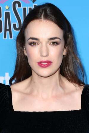 Elizabeth Henstridge nude 7
