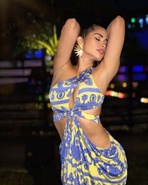 Elizabeth Marquez nude 9