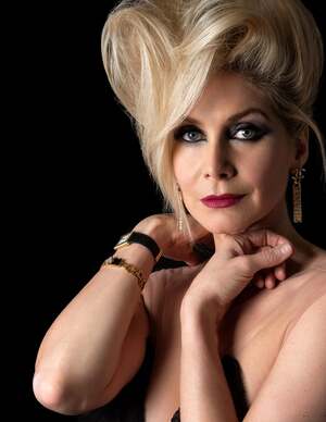 Elizabeth Mitchell nude 12