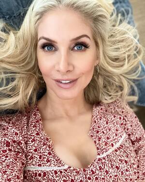 Elizabeth Mitchell nude 6