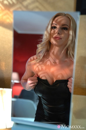 Elizabeth Romanova nude 5