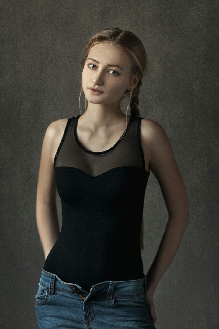 Elizaveta Chigvintseva nude 4
