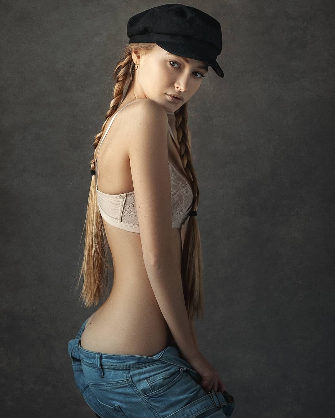 Elizaveta Chigvintseva nude 5
