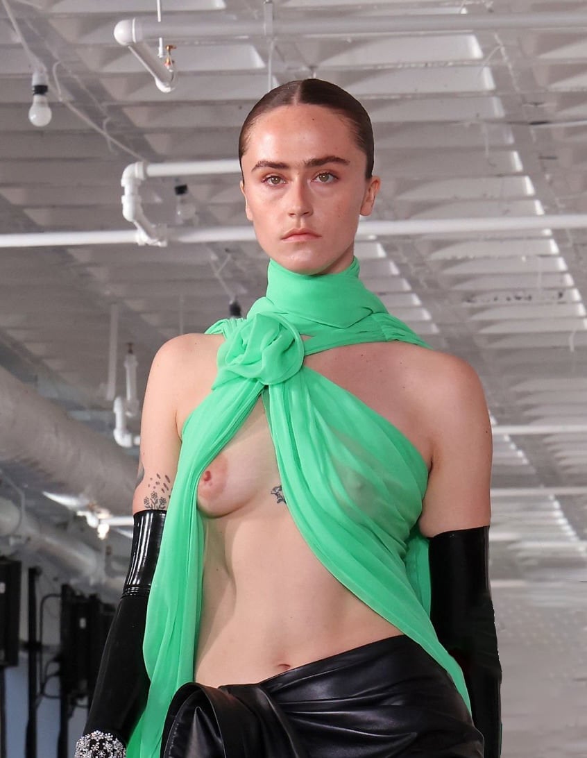 Ella Emhoff nude 8