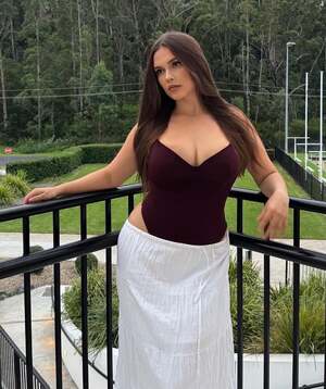 Ella Hrstic nude 5