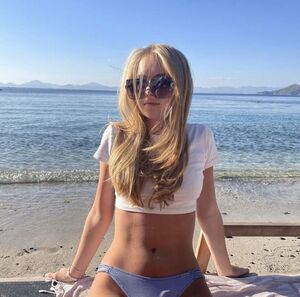 Elle Cryssanthander nude 5