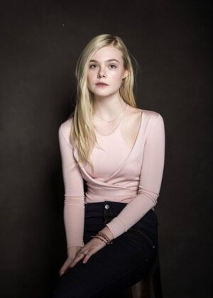 Elle Fanning nude 2