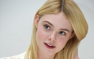 Elle Fanning nude 6