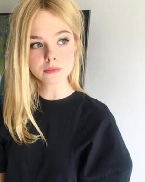 Elle Fanning nude 7