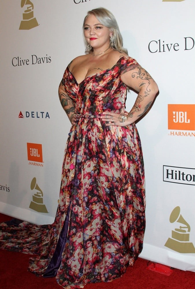 Elle King nude 10
