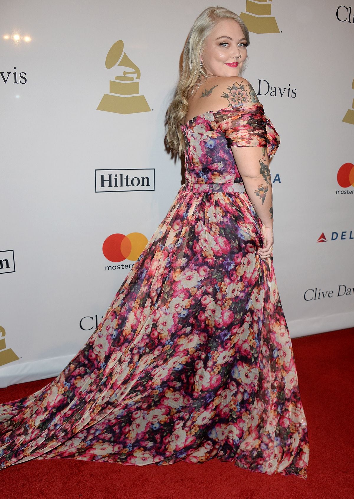 Elle King nude 3