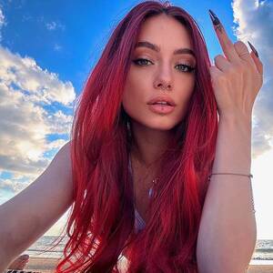 Elle Lovely