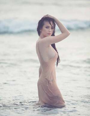 Ellen Adarna nude 6