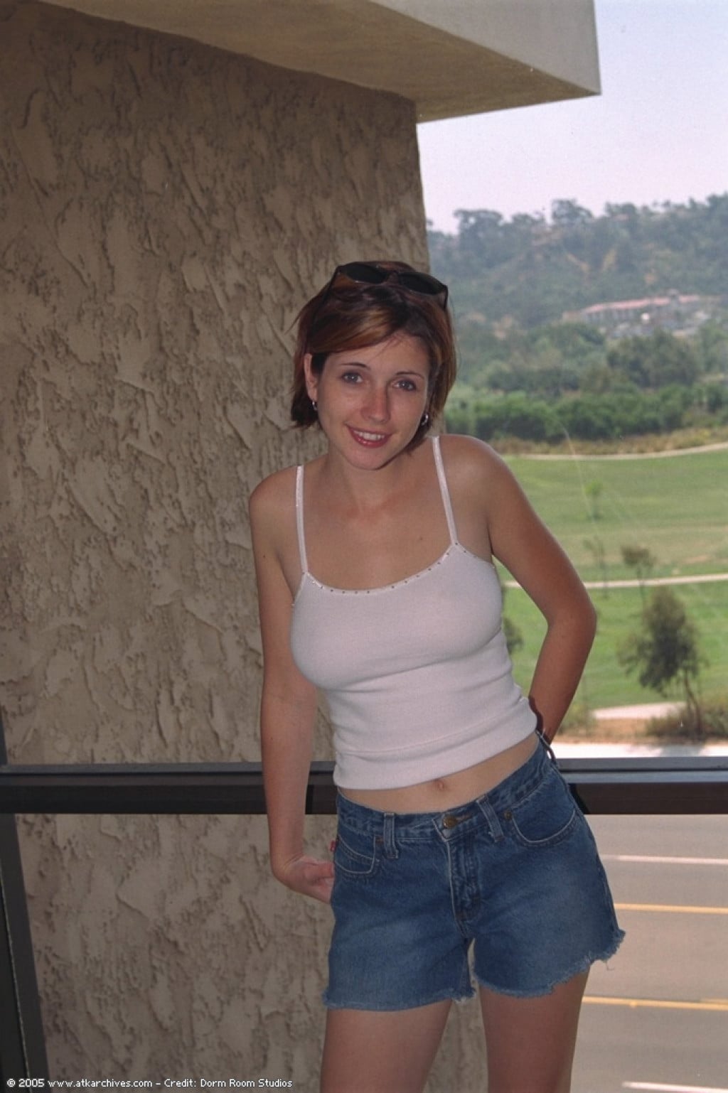 Ellie Cole nude 3