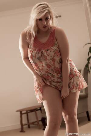 Ellie Roe nude 3