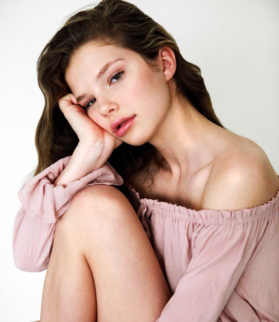 Ellie Thumann nude 6