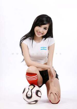 Elly Tran Ha nude 3