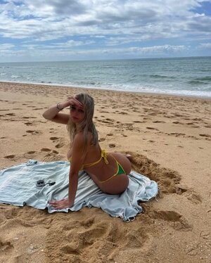 Ellyy Ann nude 9