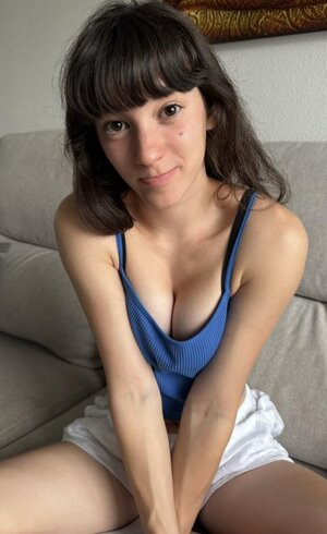 Eloise Evans nude 2