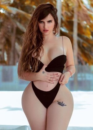Ely La Bella nude 2