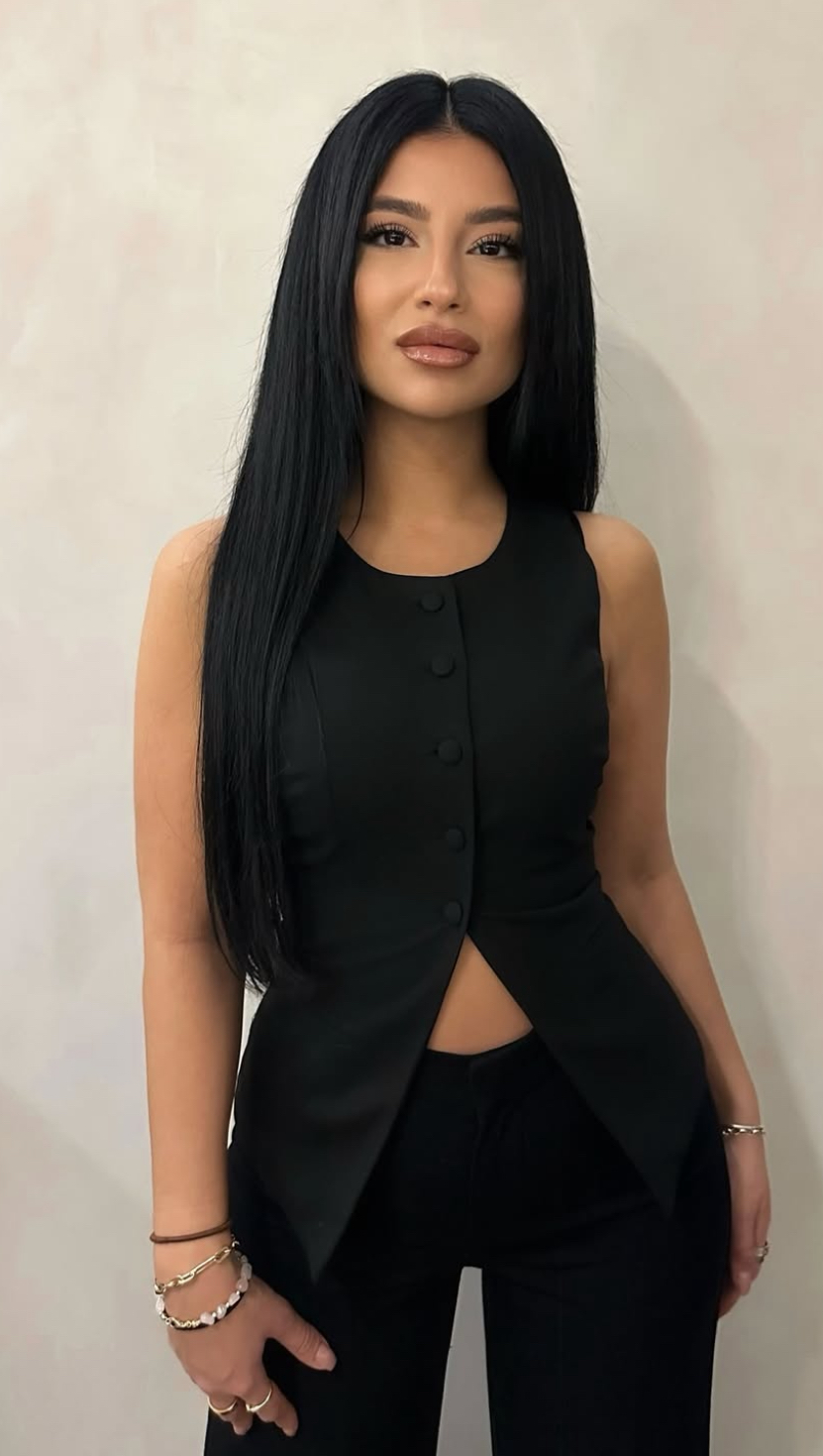 Emel Aktas nude 3