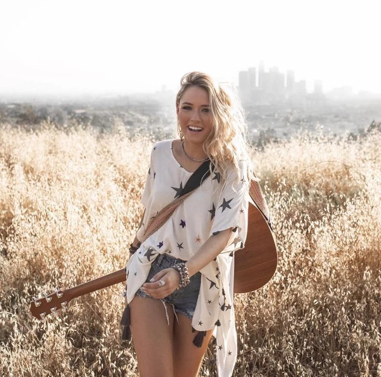 Emily Ann Roberts nude 7