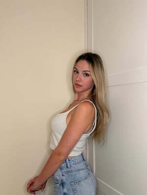 Emily Grace nude 5