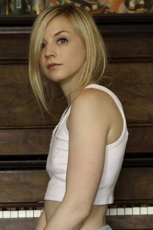 Emily Kinney nude 5