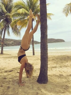 Emily Osment nude 8
