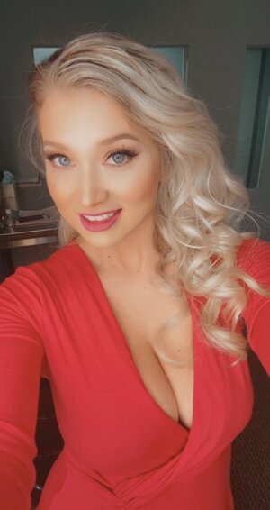 Emily Right nude 5